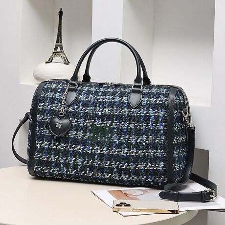 [^:JUT-82250B]NVJłȂAXg[g⃂[hȕ͋CZƍtIVobO͗łCAK􃌃gȃrbO{Xg͈ڒu邱ƊԈႢiVłV[Y[h܂fނJouetie炵S}[N̎hJONՂn[gJCC `[gݍ킹Ďdグ܂Bɂ͖FN₩ȃcB[h̐nQɃIVIcC[hnɂׂ͍ȃD荞܂ApxɂăLLƌ܂BpCsOɂ̓U[fނgpÂfUCɁBTCÝAƉו̎[ł郉[WTCYL[P[X̃nhɑAL[IobNƂĂg܂Bt̃V_[Ŏ΂ߊ|A|\傫JČ₷o₷Eht@Xi[^CvŁAƂ}`Ă̂ŁAו̏oꂪ₷g聝fC[͂Aoꔑsłł̂łꂩ̗sV[YɌđ劈ԈႢȂłyjouetie  BRAND  CONCEPTzXg[gX^Cx[XɃBe[WAbNA[hA}eBbNeCXg̃X^CMIXlXȃXpCXANɎȂNŗVѐSt@bVƃCtX^Cyޏo܂B