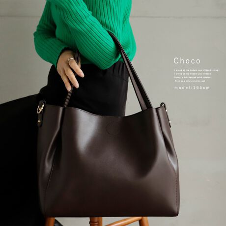 [^:vsib-x1581p]yfUCzsql̂ɂ肳ɎpIɂȂ܂BtA4TCYۂ[ł傫TCỸg[gobOBpIȃTCYƃAE^[̏ォ|ł钷߂̃nh́BxiCgpvȃ|VFbgtĂ܂BCi[obOƂĂ͂AobOP̂ŃV_[obOƂĂgp\BʂȂ̂ȂVvłƂfUCȂ̂ŁAǂȃR[f킹₷g₷̂ꂵ|CgINgwreobOԈႢȂIyzsobOtCJ́A}OlbgɂȂĂ܂BOȂI[v|Pbg~3t@Xi[t|Pbg~2s|VFbgtJ́At@Xi[ɂȂĂ܂BV_[xg͒߉\BOOʃI[v|Pbg~2wʃt@Xi[t|Pbg~2I[v|Pbg~2t@Xi[t|Pbg~1yӎzvL̂ɂꍇ܂BɂCɂȂꍇ͈xAĂ炲gpBTCYSIZEFF29cm / F42cmiӁj37cmiӁj / }`F12cmnhF54cm~F1.8cmA荂F25cmO|PbgFȂ|PbgFI[v|Pbg3At@Xi[t|Pbg2obÔݏdʁF594gfށFPUdlF2wayobÕCJ̓}OlbgɂȂĂ܂BCi[obOSIZEFF20cm / F32cmiӁj26.5cmiӁj /  }`F10cmV_[xgF67`121cm~F1.8cmiO\/߉jO|PbgFOʃI[v|Pbg2Awʃt@Xi[t|Pbg1|PbgFI[v|Pbg2At@Xi[t|Pbg1dF200gV_[xgdʁF122gfށFxiCdlF2wayobÕCJ̓t@Xi[ɂȂĂ܂B