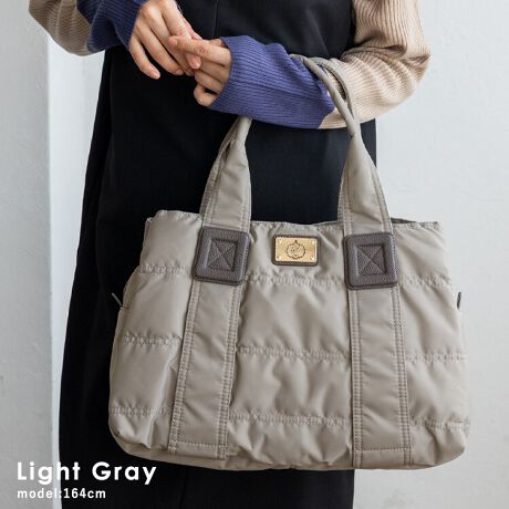 [^:blov-vf0058]yfUCzȓiCłƂ3Xy[Xg[gobOB  ㎿ŏvȍxiCgpA ƖȂĂă{[̂郂RRvXB  וAȏlăfUC̃obOB [Xy[X3JɕʂĂāAC[͂ՂeʁB ɁAO̎[ɂ}OlbgĂ̂ 悭qɂȂ肪ȌpXP[XȂǂ̎[ɕ֗B  VvȃfUCȂ̂ŁAR[fBl[gI΂ʋ΃V[畁ig܂ŕLg܂I RRĂāA_炩[͔QȂ̂ŁA}U[YobOƂĂlCłB****************************************fUCŁuMTCYv܂BiԁFblov-vf0042@֘AiCHECK****************************************TCY SIZEFF27cm(SF24cm) / F34cmiӁj40cmiӁj/ }`F13cmiC[j4cmiO[j4cmi[j nhF52cm~F2.5cmA荂F21cm [dlFAIi3Xy[X\j O|PbgFȂ |PbgFI[v|Pbg3At@Xi[t|Pbg2 dF670g fށFiC/PU obÕCJ̓t@Xi[ɂȂĂ܂B FFS[h