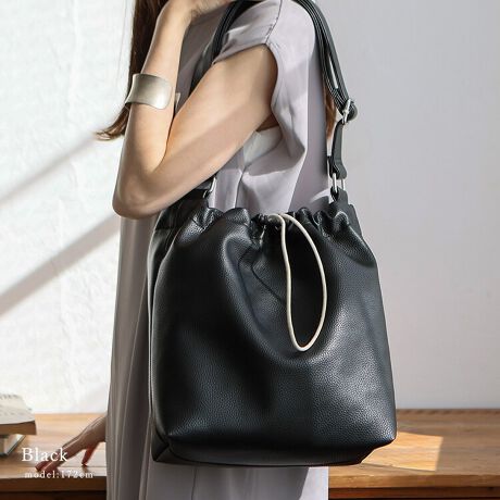 [^:binb-p1312y]yfUCztH̋ВV_[obOB _炩z̗lȍvґɎgpǂȃV[ł􂷂VvȃobOɎdグ܂B ghCNȋВ̍i肪|CgI ՂeʁA[|Pbg@\ ߂̃V_[xgŁA₷AbvB ʋΒʊwAƂoɂ֗ȃV_[obOłByӎzvL̂ɂꍇ܂BɂCɂȂꍇ͈xAĂ炲gpBTCY  SIZEFF33cm / F18cmi߂j34miJjiӁj26cmiӁj / }`F12cm V_[xgF64`108cm~F4.7cmiOs\/߉j V_[xgF29`52cm O|PbgFwʃt@Xi[t|Pbg1 |PbgFI[v|Pbg3At@Xi[t|Pbg2 obOdʁF506g fށFPU obÕCJ̓}OlbgВɂȂĂ܂B