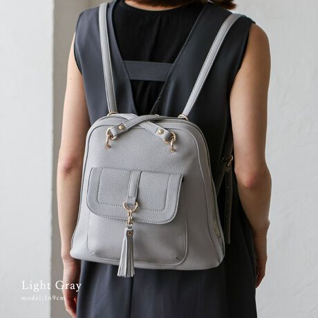 [^:binb-p610y]yfUCzsnςăj[A܂ItV_[邾ŊȒPɃbÑV_[obOɑς肷2wayobOBRƂۂ݂̂tHƊɂ₩ȋȐiŃIgiȕ͋CBCt@Xi[̓TCh܂ŊĴŁA傫JĒg₷₷łBV_[xg̕tւȂŁAbNV_[ɕς̂ŕ֗IIgĩVvŏiȃX^Cy߂܂Byz}`LAĂ[\B[|PbgAOʂɂ̓}Olbgt|Pbg1Awʂɂ̓t@Xi[t|Pbg1BobO̒ɂ͎[|PbgLxɂÃXy[X𕪂悤Ƀt@Xi[td؂|Pbg܂BɁAłWbp[t|Pbg1AɎołI[v|Pbg2܂BC[̊J̓t@Xi[ɂȂĂ܂ByӎzvL̂ɂꍇ܂BɂCɂȂꍇ͈xAĂ炲gpBTCY SIZEFF27cm / F18cmiӁj28cmiӁj / }`F13cm V_[xgiV_[obOjF65`78cm~F1.5cmA荂F30`35cmiOs\/߉j V_[xgibNjF64`96cm~F1.5cmiOs\/߉j O|PbgFOʃ}Olbgt|Pbg1Awʃt@Xi[t|Pbg1 |PbgFI[v|Pbg2At@Xi[t|Pbg1At@Xi[td؂|Pbg1 obÔݏdʁF590g fށFPU dlF2way obÕCJ̓t@Xi[ɂȂĂ܂B ^bZ`[tiO\j