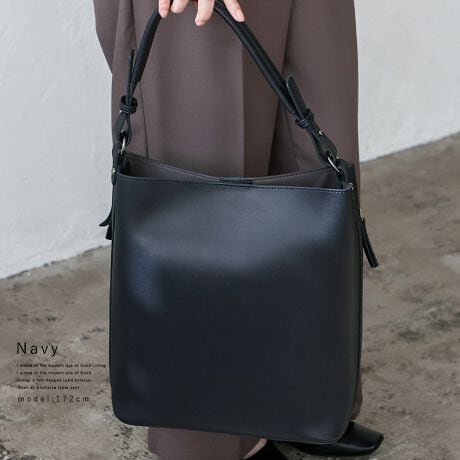 [^:binb-p1412y]yfUCzVvȂ̂ɏiYAnh̏c^g[gobOB_炩̂tFCNU[gpA₩ȑl̏炵ۂɁBnh͒\ŁA߂ɂƃAE^[̏ォł|\Bt̃V_[xgtۂ͎OƂôŎזɂȂ炸ɈSłBA4TCYΉŁAJWA͂񂫂ꂢ߃X^Cɂg܂ByzCJ́A}OlbgdlɁBwʂɂ͗TChct@Xi[|PbgtĂ֗łBOwʃt@Xi[|Pbg~2t@Xi[|Pbg~2I[v|Pbg~3yӎzvL̂ɂꍇ܂BɂCɂȂꍇ͈xAĂ炲gpBTCYSIZEFF33cm / F34cmiӁj28cmiӁj / }`F12.5cmnhF45.5`51cm~F3cmA荂F14.5`20cmV_[xgF62.5`114.5cm~F2.3cmiO\/߉jO|PbgFwʃt@Xi[t|Pbg2|PbgFI[v|Pbg3At@Xi[t|Pbg2V_[xgdʁF114gobÔݏdʁF595gfށFvdlF2wayobÕCJ̓}OlbgɂȂĂ܂B