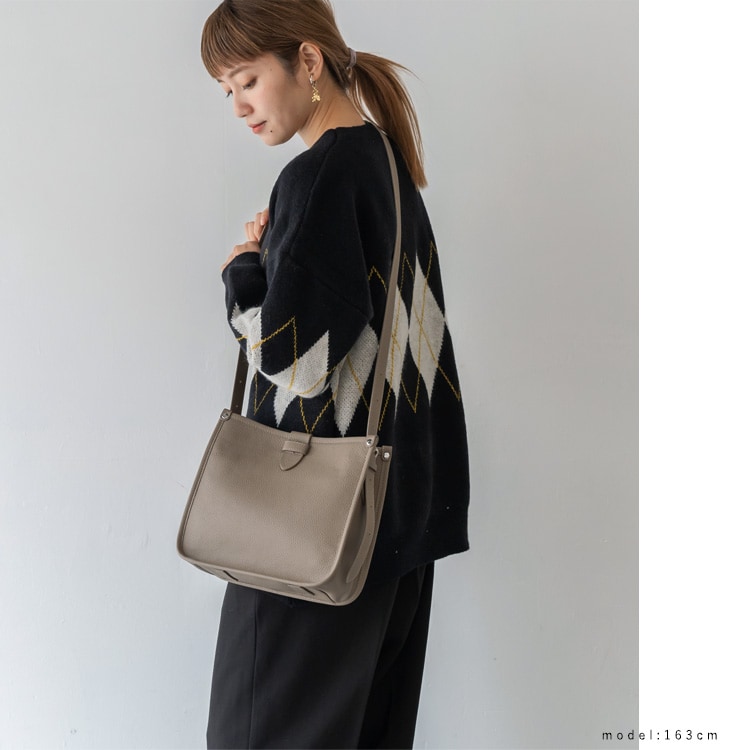 【新品タグ付】aroco 本革スクエアショルダーバッグ ヴィータフェリーチェ 本革スクエアショルダーバッグ【aroco/アロコ】 | ヴィータ