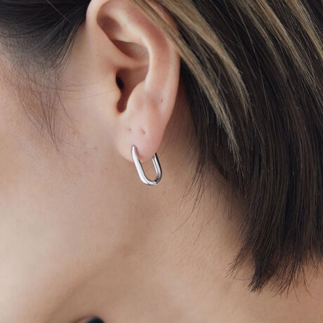 [^:nsa-p30106]yTCYzcTCY(`[t܂)cF17mmAF10mmF1mmdF1giЎjfށFSILVER925iK18R[eBOjyӓ_zAM[͂̕ӂBSILVER925gpĂ܂AAM[ɂ͌l邽߁ȀゲwBi̎Beɂ͍őӂ𕥂Ă܂Ag̃j^[PCXybNɂAi̐FۂƈقȂꍇ܂̂łB`Eti͎ɂύXƂȂꍇ܂BNX~h~̂߁Agp͖≘zł₳@ĂBTCYɂԕi͂ł܂B\߃TCYKmFB