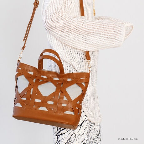 [^:sib-80028p]JS҂݂̃UbNƂ҂ݖڂ猩鉺nX^CbV2wayg[gobOB̂tFCNU[ƃ|GXẽRrŃIVȕ͋CoĂ܂BYځAJWAȕɂ悭܂BV_[xg͎O\Ȃ̂ŁA̓̋Cɍ킹Ăy݂܂BDETAILE傫JāAg₷BECJ̓}OlbgłBFABRICÊtFCNU[gpBSIZESPECSIZEFF25cm / F37cmiӁj28cmiӁj / }`F14cmnhF30cm~F1.7cmA荂F12cmV_[xgF99`109.5cm~F1.8cmiO\/߉jO|PbgFȂ|PbgFI[v|Pbg3At@Xi[t|Pbg2V_[xgdʁF104gobÔݏdʁF565gfށFPUdlF2wayobÕCJ̓}OlbgɂȂĂ܂B