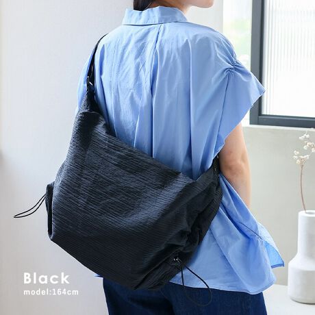 [^:inb-10199z]RɌ`𒲐łl̃hXgV_[obOB  H{|GXengpAJ̓ɂSB V{̂fނ̓VvłȂꂽۂɁB  TCh̃R[hi邱ƂŌ`RɒłA V[Cɍ킹ăobO̕\ς邱Ƃł܂B  eʂV_[xgŌ̕SŷŁA ig͂񗷍sobOƂĂIXXłB TCY SIZEFF34cmiTChőj20cmij / F30cmiӁj42cmiӁj / }`F10cm V_[xgF62`116cm~F5cmiOs\/߉j V_[xgF35`66cm O|PbgFwʃt@Xi[t|Pbg1 |PbgFI[v|Pbg3At@Xi[t|Pbg2 obÔݏdʁF358g fށF|GXe/PU obÕCJ̓t@Xi[ɂȂĂ܂B FFjbP