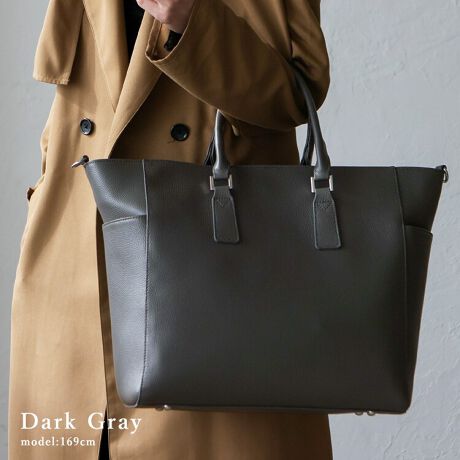 [^:sib-20061n]㎿VNU[̃g[gobO  ㎿Ȗ{viVNU[jgp igVvȃfUCɎdグ܂B  Ƃ}`AigɕKvȃACeƎ[ł▭ȃTCYB ɁA3[[ŐڂȒPB C[ɂA4TCYۂ܂̂ŁAނm[gp\RɂœKłB  t̃V_[xgg΁A|΂ߊ|łA R[fBl[gV[ɍ킹g\B  X[cX^Cɂ͂AJWAȑɂ킹₷AIEItǂł􂵂܂BTCY SIZEFF32cm / F46cmiӁj34cmiӁj/ }`F12cm nhF40cm~F1.6cmA荂F15cm V_[xgF67`125cm~F2.2cmiO\/߉j [dlFAIi3Xy[X\j O|PbgFʃI[v|Pbg2 |PbgFI[v|Pbg3At@Xi[t|Pbg2 V_[xgdʁF108g obÔݏdʁF910g fށF{v dlF2way obÕCJ̓t@Xi[ɂȂĂ܂B FFVo[yӎzv́AɑώキAV~EԂ̌ƂȂA̐FAFڂ肪܂̂łӉBJ␅ɔG炵ꍇ́A΂₭炩zŐCA`𐮂ĕKAĉBhC[EXg[u̍ł̊͂߉B