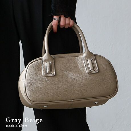 [^:sib-20062n]VNU[g[gobO  ㎿Ȗ{viVNU[jgp igVvȃfUCɎdグ܂B  VvłȂgĥ鉡tHɁA ۂ݂ттfUĈ̃g[gobOB  ꂽɂAl̉炵▭ȃoX͂łB  ԂȂAybg{gⒷzۂ[ł̂ŁA KvȃACe[łpIȃTCYB  t̃V_[xgg΁A|΂ߊ|oA R[fBl[gɍ킹Ďg\łB  VvȃfUCȂ̂ŃIEItlXȃV[łg܂BTCY SIZEFF16cm / F22cmiӁj28cmiӁj/ }`F11cm nhF37cm~F1.5cmA荂F13cm V_[xgF67`126cm~F1.6cmiO\/߉j O|PbgFȂ |PbgFI[v|Pbg1At@Xi[t|Pbg1 V_[xgdʁF88g obÔݏdʁF420g fށF{v dlF2way obÕCJ̓t@Xi[ɂȂĂ܂B FFVo[yӎzv́AɑώキAV~EԂ̌ƂȂA̐FAFڂ肪܂̂łӉBJ␅ɔG炵ꍇ́A΂₭炩zŐCA`𐮂ĕKAĉBhC[EXg[u̍ł̊͂߉B