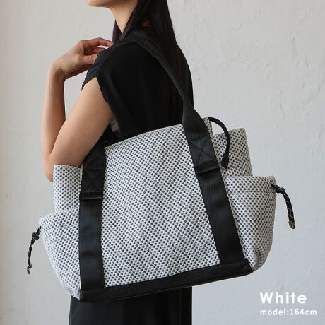 [^:ubb-sp-0364][|PbgbVg[gobOB NbV̂郁bVfނgpAtHƌyʉB ʂɂPUfނgpAϋvȒPȎdlɁB {g܂肽ݎP𗧂ĂĎ[o|PbgA t@Xi[|PbgAŜ8̎[|Pbg܂B nh͒߂Ō|₷̂ŁA ig͂}U[YobOƂĂg܂B TCY SIZEFF29cm / F35cmi㉺Ӂj47cmij / }`F15cm nhF57cm~F2.3cmA荂F27cm O|PbgFʃR[hXgbp[t|Pbg2 |PbgFI[v|Pbg4At@Xi[t|Pbg1 obÔݏdʁF536g fށF|GXe/PU obÕCJ̓t@Xi[ɂȂĂ܂B FFVo[