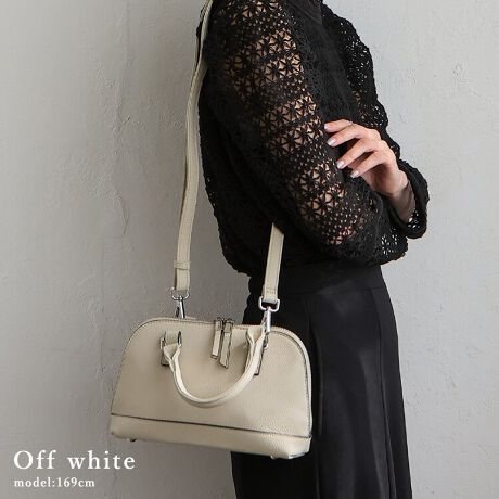 [^:sib-20069n]RpNgȂ̂Ɏg₷A l̂߂̖\obO  tH[}V[ɂ VvȃfUCŁAJWAȓg͂AtH[}ȃV[ɂ}b`B ֗ȃEht@Xi[ Eht@Xi[ŃTCh܂ő傫JāAoX[YɁB zRpNgTCY RpNgȂ璷zX}[gtHAAnJ`ȂǁAKvȂ̂[\BI V_[xgt V_[obOƂĂAnhobOƂĂg֗2WAYfUCB\Ȃ̂Ō|E΂ߊ|ƕύX\B TCY SIZEFF16cm / F19cmiӁj23cmiӁj/ }`F7cm nhF26cm~F1.5cmA荂F9cm V_[xgF67`126cm~F1.6cmiO\/߉j O|PbgFȂ |PbgFI[v|Pbg1At@Xi[t|Pbg1 V_[xgdʁF83g obÔݏdʁF320g fށFVN dlF2way obÕCJ̓t@Xi[ɂȂĂ܂B FFVo[yӎzv́AɑώキAV~EԂ̌ƂȂA̐FAFڂ肪܂̂łӉBJ␅ɔG炵ꍇ́A΂₭炩zŐCA`𐮂ĕKAĉBhC[EXg[u̍ł̊͂߉B