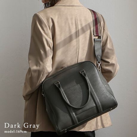 [^:sib-20072n][͂ƃfUC˔A XNGA{XgobOB  A4TCYΉ C[ɂA4TCY̏ނ[łAdɂvCx[gɂ劈B 7̎[|Pbg obOOɕ̃|PbgzuĂ̂ōׂ₩Ȏ[܂B {vf _炩㎿ȃVNU[gpAiȈۂɁB _ut@Xi[ TCh܂ő傫ĴŒg₷o₷B XgCṽe[vV_[xgt obOɂĂ邾ŁA؂₩ANZgɂȂ܂B|E΂ߊ|ł̂ꂵ|CgB et obO̒ɕe{ĂA⏝ی삵܂B ֗ȓ|Pbg 5̓|PbĝŁAobOŖqɂȂ肪ȃACe萮ł܂B TCY obO SIZEFF29cm / F25cmiӁj35cmiӁj/ }`F10cm nhF43cm~F1.5cmA荂F14cm V_[xgF79`121cm~F4.8cmiO\/߉j O|PbgFOʃI[v|Pbg1AwʃI[v|Pbg1 |PbgFI[v|Pbg3At@Xi[t|Pbg2 V_[xgdʁF152g obÔݏdʁF786g fށFVN dlF2way obÕCJ̓t@Xi[ɂȂĂ܂B FFVo[yӎzv́AɑώキAV~EԂ̌ƂȂA̐FAFڂ肪܂̂łӉBJ␅ɔG炵ꍇ́A΂₭炩zŐCA`𐮂ĕKAĉBhC[EXg[u̍ł̊͂߉B