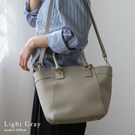 [^:sib-20074n]㎿Ȗ{vgp [͂ƃfUC˔ꂢ߃nhobO  Zj[畁igɂ w⑲ƎȂǂ̃Zj[V[AtH[}ȃn̓ɂB 5̎[|Pbg obOOɕ̃|PbgzuĂ̂ōׂ₩Ȏ[܂B 500mlybg{g[\ }`LՂ[\ 莩}`̍LfUCBKi܂̂ŕigɂœKB {vf _炩㎿ȃVNU[gpAiȈۂɁB 2WAYdlŎR݂Ȏg t̃V_[xgg΁A|E΂ߊ|\B et obO̒ɕe{ĂA⏝ی삵܂B ֗ȓ|Pbg 4̓|PbĝŁAobOŖqɂȂ肪ȃACe萮ł܂BTCY SIZEFF20cmiTChj25cmij / F34cmiӁj21cmiӁj / }`F14cm nhF33cm~F1.5cmA荂F12cm V_[xgF68`126cm~F1.6cmiO\/߉j O|PbgFwʃI[v|Pbg1 |PbgFI[v|Pbg2At@Xi[t|Pbg2 V_[xgdʁF77g obÔݏdʁF521g fށFVN dlF2way obÕCJ̓}OlbgɂȂĂ܂B FFS[hyӎzv́AɑώキAV~EԂ̌ƂȂA̐FAFڂ肪܂̂łӉBJ␅ɔG炵ꍇ́A΂₭炩zŐCA`𐮂ĕKAĉBhC[EXg[u̍ł̊͂߉B