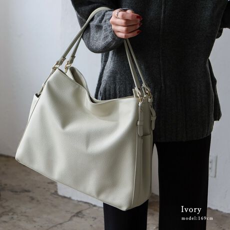 [^:inb-90083p]̂鍇vgpAVvȃfUC2ROOMg[gobOB gCAO^̃tHɁAnh͌ɂ₷߂ɁB CJ̓t@Xi[2wɂȂ[Xy[X̕Бɂ́A I[v|Pbg2Бɂ̓t@Xi[t|Pbg2 TChɂ́A܂ݎPX}zȂǂI[v|PbgB wʂɂt@Xi[|PbgtĂ܂BDETAIL EL߂̃}`ŉוȂĂ莩B Et@Xi[JŒgSB Eɂ₷߂̃nhB EetňSB  FABRIC EJɋvngpByӎzvL̂ɂꍇ܂BɂCɂȂꍇ͈xAĂ炲gpBSIZESPEC SIZEFF32cm / F32cmiӁj40cmiӁj / }`F14cm nhF52cm~F1.8cmA荂F25cm O|PbgFwʃt@Xi[t|Pbg1AʃI[v|Pbg2 |PbgFI[v|Pbg3At@Xi[t|Pbg2 obÔݏdʁF607g fށFPU obÕCJ̓t@Xi[ɂȂĂ܂B FFS[h