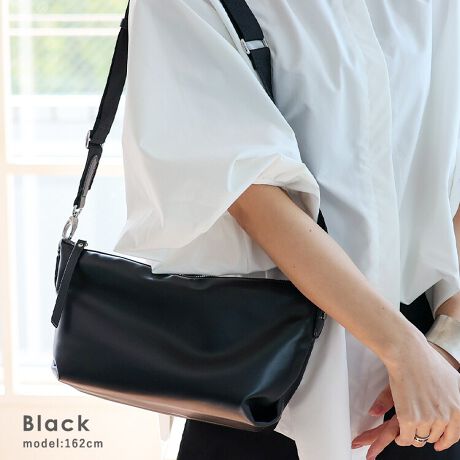 [^:inb-10200p]``܂ȂI G蔲Q̃V_[obO  u_炩vƁug₷vǋV_[obOoI ̃obÓA``Ƃ芴͂PUfނgpByʐ݌vň₷Âo₨ɂ҂łB yĈ₷PUf ڂ͍ȂAϋvɗDꂽPUfނ̗pBꂪȒPŉJ̓łCyɂg܂B ``GƌýBdȂKȎgpŁAוłXgXt[B  RpNgȂ甲Q̎[ ڂ͂ƂRpNgTCYBłAz500mlybg{g܂pĂ܂B  2WAYdlŎR݂Ȏg O\ȃV_[XgbvtB莝̃nhobOƂĂA|̃V_[obOƂĂĝŁAV[X^Cɍ킹Ďg֗2WAYdlłB  VvȃfUC ÔȂ~j}ȃfUĆAʂN킸g₷̂́Bg͂Aʋ΂◷sȂǕLV[Ƀ}b`܂B  yȃV[ɂ߁z EfC[g Esό̃TuobO EVbsOJWAȂo ̈قȂ2ނ̃V_[xg͕tĂ܂B TCY SIZEFF17cmiTChj12cmij / F32cmiӐL΂j25cmiӎRɎj25cmiӁj / }`F11cm nhF41cm~F2.5cmA荂F28cm V_[xgF76`113cm~F3.8cmiO\/߉j O|PbgFȂ |PbgFI[v|Pbg3At@Xi[t|Pbg2 nhdʁF43g V_[xgdʁF76g obÔݏdʁF200g fށFPU dlF2way obÕCJ̓t@Xi[ɂȂĂ܂B FFVo[yӎzvL̂ɂꍇ܂BɂCɂȂꍇ͈xAĂ炲gpB