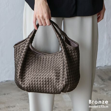 [^:sib-20076p]炵Ǝp˔A ҂݉Ho[^g[gobOB  _炩Ƃ͋C͓Iȃo[^g[gobOBPUfނƕ҂݉HIŁAVvȂꂳĂ܂Bۂ݂ттfUCAŉ炵ۂɁB  ڈȏ̎[ ߂̃TCYȂAƂ}`A[͔QBX}zzAσ|[`Ȃǂ̕Ki͂AƂoɂœKłB yĈ₷PUf ڂ͍ȂAϋvɗDꂽPUfނ̗pBꂪȒPŉJ̓łCyɂg܂B [|PbgŐڂȒP obOɂ͕֗ȓ|PbgĂAނ𐮗₷Ao₷݌vBobO̒Ɛ̂ŁAXgXȂg܂B S̃}OzbNt obOɂ̓}OzbNtĂAJX[YňSĎgpł܂B VvŏiAǂȃR[fBl[gɂ}b` VvȃfUCȂ̂ŁAJWAR[fBl[gɂAꂢ߂ȃX^Cɂ킹₷ALV[Ŋ􂵂܂BV[YEN킸pł̂Ńv[gɂ߂łB TCY SIZEFF22cmiTChj 18cmij/ F32cmiӁj27cmiӁj / }`F12cm nhF23cm~F2.7cmA荂F16cm O|PbgFȂ |PbgFI[v|Pbg3At@Xi[t|Pbg2 obÔݏdʁF385g fށFPU obÕCJ̓}OlbgɂȂĂ܂B FFVo[yӎzvL̂ɂꍇ܂BɂCɂȂꍇ͈xAĂ炲gpB