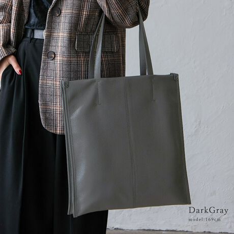 [^:sib-80037n]jZbNXŎgוĺArWlXg[gobOB ǂȃV[łgVvŏiȃfUC͓IB [Xy[X2ɕĂAA4TCY̏ނ^ubgAm[gPCĎ[ł̂łdobOƂăIXXłB nh͒߂̎dlȂ̂ŁAAE^[̏ォ|\B  DETAIL ECJ́A}OlbgłB E[Xy[X2ɕꂽfUCB E߂̃nhȂ̂ŁAAE^[̏ォ|\łB FABRIC ELׂ̍V{̂VNU[ґɎgpB yӎzv́AɑώキAV~EԂ̌ƂȂA̐FAFڂ肪܂̂łӉBJ␅ɔG炵ꍇ́A΂₭炩zŐCA`𐮂ĕKAĉBhC[EXg[u̍ł̊͂߉BSIZESPEC SIZEFF37cm / F34cm / }`FȂ nhF53cm~F2.8cmA荂F24cm O|PbgFȂ |PbgFI[v|Pbg3At@Xi[t|Pbg1 obÔݏdʁF647g fށF{v obÕCJ̓}OlbgɂȂĂ܂B FFjbP