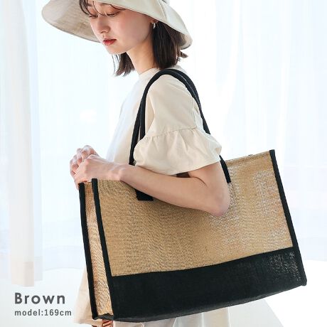 [^:nsb-30294z]XNGArbNg[gobOJWAȂ̂ɁAƊoCJ[g[gobOB  Iׂ2f fށFʋCɗDꂽyfށB┧ɂЂɂA_炩Ɖ݂̂fނłB LoXfށFD̔ƂĎgpfށBv͂AgقǂɂȂŏ_炩Ȃ܂B }`LՂ[\ 莩}`̍LfUCBA4TCYXb|TCYBނ₨ٓ₷BWX|[cobOɂ߂łB ߂̃nh AE^[̏ォł|₷߂̃nh̗pBTCY SIZEFF29cm / F43cm / }`F18cm nhF53cm~F1.5cmA荂F20cm O|PbgFȂ |PbgFȂ obÔݏdʁF247g fށFItzCgFLoXAuEF obÕCJ̓I[vɂȂĂ܂Byӎzfނ̐ACȂǂ̎hŐFڂAF̉\܂̂łӉBJEȂǂŔGꂽꍇ́A˓⍂ȏꏊA\ɊĂ炲gpB