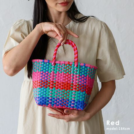 [^:nsb-30302p]JtJh~jobOʂAtăV[Yɂ҂̃Jh~jobO  JhobOƂ LVRł̓}VFijobOӖ܂BڂJtŉ炵AƂĂvȂ̂ŃKVKVg閜\ACełB|vsfނ̃e[vAЂƂЂƂōꂽLVR̎H|i̊yA͂łB ɋAGĂTbƐ@OK JɋAĂTbƐ@̊ȒPB܂AKVKVgĉĂ􂦂̂ŉJ̓r[`ɂ҂B g͎R ߕG݂̎[ɂ֗ŁAlXȗprłg܂B yʂŎ^т₷ îo͂̂ƁAyďvȂ̂łobOƂďd󂵂܂B JtŌIȃfUC rrbhȐFgAR[fBl[g̃ANZgɂȂ܂BĂɂ҂ȃghACełB TCY SIZEFF18cm / F27cmiӁj18cmiӁj / }`F10cm nhF23cm~F1cmA荂F8cm O|PbgFȂ |PbgFȂ obÔݏdʁF173g fށF|G` obÕCJ̓I[vɂȂĂ܂B