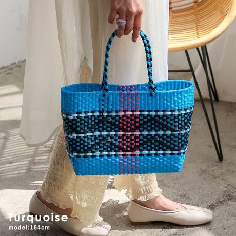 [^:nsb-30304p]Jhg[gobOiSj傫Ax̃TCYŕL􂷂郁JhobOB  JhobOƂ LVRł̓}VFijobOӖ܂BڂJtŉ炵AƂĂvȂ̂ŃKVKVg閜\ACełB|vsfނ̃e[vAЂƂЂƂōꂽLVR̎H|i̊yA͂łB ɋAGĂTbƐ@OK JɋAĂTbƐ@̊ȒPB܂AKVKVgĉĂ􂦂̂ŉJ̓r[`ɂ҂B g͎R ߕG݂̎[ɂ֗ŁAlXȗprłg܂B yʂŎ^т₷ îo͂̂ƁAyďvȂ̂łobOƂďd󂵂܂B g^CŗVѐSvX `IȐFʊoY~JȊ􉽊w͗lŁAłڂ݊܂B VvȕɂfANZgɁBŋCオ܂B  TCY SIZEFF21cm / F 34cmiӁj26cmiӁj/ }`F11cm nhF36cm~F1cmA荂F14cm O|PbgFȂ |PbgFȂ obÔݏdʁF257g fށF|G` obÕCJ̓I[vɂȂĂ܂B