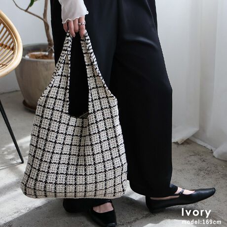 [^:nsb-30308z]ig̃obOɂAp̃GRobOɂAՂjbgg[gobOB  A4TCYΉ A4TCY]TŎ܂AdɂvCx[gɂ劈BZɊY֗ȈiłB _炩jbgf _炩ngpAGRobOƂāA܂肽ŊȒPɎ^ԂƂł܂B ߂̃nh AE^[̏ォł|₷߂̃nh̗pB 傫JďoyX 傫JJŉו̏oꂪȒP炭ŁAgڗđRB ߂̃nh̗pBTCY SIZEFF34cm / F38cm / }`FȂ nhF60cm~F4cmA荂F36cm O|PbgFȂ |PbgFȂ obÔݏdʁF250g fށF|GXe obÕCJ̓I[vɂȂĂ܂B