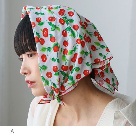 [^:nsz-30327z]̃R[fɃvXI ANZgɂ҂̑XJ[tB  \tg^b`ȃ|GXen _炩G̗ǂ|GXengpBɊĂ`N`NSłB ؂₩ȑ12 Iׂ12ނ̑fUCBt[A{^jJAt[cȂǖLxȃfUCłB lXȎg ɊāAɊāAɊāc̃ANZgɁBTCY SFS55cm~55cm dF25g fށF|GXe