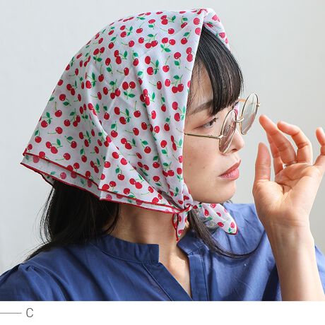 [^:nsz-30327z]̃R[fɃvXI ANZgɂ҂̑XJ[tB  \tg^b`ȃ|GXen _炩G̗ǂ|GXengpBɊĂ`N`NSłB ؂₩ȑ12 Iׂ12ނ̑fUCBt[A{^jJAt[cȂǖLxȃfUCłB lXȎg ɊāAɊāAɊāc̃ANZgɁBTCY SFS55cm~55cm dF25g fށF|GXe