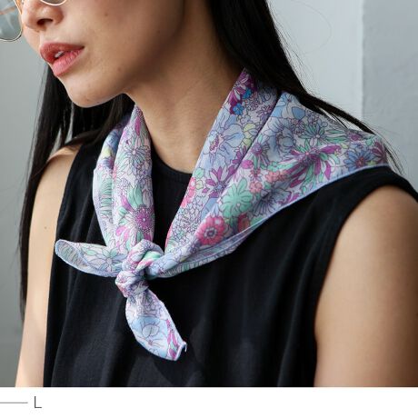 [^:nsz-30327z]̃R[fɃvXI ANZgɂ҂̑XJ[tB  \tg^b`ȃ|GXen _炩G̗ǂ|GXengpBɊĂ`N`NSłB ؂₩ȑ12 Iׂ12ނ̑fUCBt[A{^jJAt[cȂǖLxȃfUCłB lXȎg ɊāAɊāAɊāc̃ANZgɁBTCY SFS55cm~55cm dF25g fށF|GXe