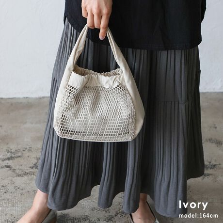 [^:nsb-30336z]bVminiobOi|[`tjX^CbVŎpIAfUC͂̃~jV_[obOOʃbVbVɃ^IEFAāAɂqIB|[`t֗ȎO\BX}zzȂǂ̕Ki[ł|[`t܂܂ȃV[Ŋ킩AEghAAs܂ŕLBANeBuȃCtX^Cɂ҂̃obOłB2WAYdlŎR݂Ȏgt̃V_[xgg΁A|E΂ߊ|\BTCYSIZEFF18cm / F18cmiӁj20cmiӁj/ }`F10.5cmnhF30cm~F4cmA荂F15cmV_[xgF58`110cm~F2.5cmiO\/߉jO|PbgFȂ|PbgFt@Xi[t|Pbg1V_[xgdʁF50gobÔݏdʁF115gfށFiCdlF2wayobÕCJ̓}OlbgɂȂĂ܂BFFVo[|[`SIZEFF12cm / 17cmiӁj19cmiӁj / }`F8cmO|PbgFȂ|PbgFȂdF30gfށFiCobÕCJ̓t@Xi[ɂȂĂ܂BFFVo[