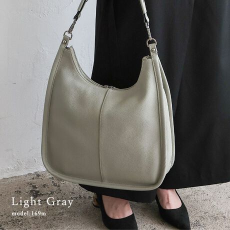 [^:sib-20089n]{v2wayz[{[obOꂽO^J[uA{vŖiV_[obOB{v̍_炩㎿ȃVNU[gpAiȈۂɁBgނقǂɖ킢[ȂAp܂BVvȂ̂ɈۓIȃfUCꌩ~j}ȂAۂ݂̂Ǝ͂͂ރpCsO悢ANZgɁB₷XȃtH}`͍T߂ŁAĝɎRƉ݌vBڂ͂ȂAKvȉו͂[B2WAYdliɎĂ郏nhƁA|E΂ߊ|łV_[xgtB֗Wt@Xi[dlEǂ炩łX[YɊJ߂ł邽߁Aו̏oꂪNNłBV[I΂ȂVvfUCƊȂdAʋ΃X^CEJWAX^CɂDBTCYSIZEFF34cmiTChj26cmij / F26cmiӁj29cmiӁj / }`F8cmnhF38cm~F2.8cmA荂F32cmV_[xgF67`125cm~F2cmiO\/߉jO|PbgFwʃt@Xi[t|Pbg1|PbgFI[v|Pbg3At@Xi[t|Pbg2nhdʁF82gV_[xgdʁF108gobÔݏdʁF629gfށF{vdlF2wayobÕCJ̓t@Xi[ɂȂĂ܂BFFVo[yӎzv́AɑώキAV~EԂ̌ƂȂA̐FAFڂ肪܂̂łӉBJ␅ɔG炵ꍇ́A΂₭炩zŐCA`𐮂ĕKAĉBhC[EXg[u̍ł̊͂߉B