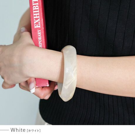 [^:nsa-30356z]̂ANfނgpALfUC̃NAoOB傫߃TCYő݊AR[fBl[g̃ANZgɂ҂łBׂb}[ũjAXAX^COɂ肰ȂƃghvXByʂŒ₷AĂ̔X^C⃊][gR[fɂ͂AjbgVc̑炿ƌ̂VvȂ[hȈۂ^fUĆAJWA炫ꂢ߂܂ŕLX^CɃ}b`܂BTCYSIZEF8.5cm(ő) / 7.5cm(ŏ) / ݁F2cmdʁF50gfށFAN