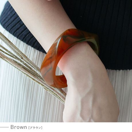 [^:nsa-30356z]̂ANfނgpALfUC̃NAoOB傫߃TCYő݊AR[fBl[g̃ANZgɂ҂łBׂb}[ũjAXAX^COɂ肰ȂƃghvXByʂŒ₷AĂ̔X^C⃊][gR[fɂ͂AjbgVc̑炿ƌ̂VvȂ[hȈۂ^fUĆAJWA炫ꂢ߂܂ŕLX^CɃ}b`܂BTCYSIZEF8.5cm(ő) / 7.5cm(ŏ) / ݁F2cmdʁF50gfށFAN