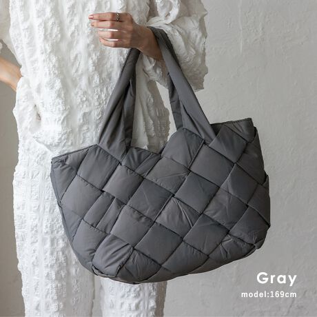 [^:nsb-30361z]̊fUCƋ@\˔AX^CbVȑeʃg[gBꌩ郁bVfUCiC҂ݍ񂾃bṼfUCŁÅ̂dオBVvȂɎĂg[gobOłBy₩ŉKȎSn{fBOHŒ悢ӂ犴Anh⌨ɐH݂ɂ݌vBɌyʑfނŎ^т₷Aʋ΂痷sEW[܂ŉKɎg܂BOnhŌ|NN߂̃nh݌vŁAAE^[𒅂Ă|₷AG߂킸gpIȃfUCBOOK̒tO\ȒtBו͂ƌ`ۂAOƏ_炩VGbgŎĂ܂BV[ɍ킹Ďgł܂BA4Ή̑eʃTCYA4TCY̏ނ^ubg[\Bʋ΂ʊwobOƂĂœKłBȓ|Pbgɂ͕֗ȃ|PbgtŁAKi𐮗ڂ₷AobO̒g₷BTCYSIZEFF25cmiTChj23cmij / F46cmiӁj32cmiӁj / }`F19cmnhF55cm~F3cmA荂F28cmO|PbgFȂ|PbgFI[v|Pbg1At@Xi[t|Pbg1obÔݏdʁF316gfށFiCobÕCJ̓t@Xi[ɂȂĂ܂BFFVo[O\Ȓti63gj