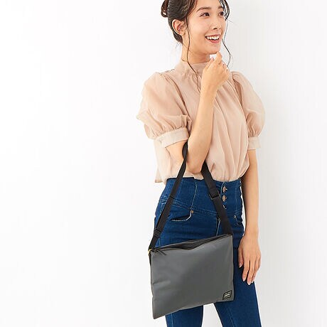 [^:87207647]|[^[iPORTERjgcJõ|[^[WCTRbVi872-07647jBiggxV[ȂǂŊ􂷂fC[JWAV[YłBFWJ͗F̃ubNAO[Ax[WƃrrbhȃbhAu[ō\ĂAt@bVeCXgɍ킹đIׂ鑽ʂȃJ[oG[V͂łB̃|Pbgɂ́AX}[gtHpXP[XȂǂׂ̍g̉i̎[ɓK|PbgzĂAd₷ȂĂ܂B܂fCpbN2WAYg[gobOPC⏑ށAybg{g܂ݎPȂǁAIɎ^ԃACe̎[Xy[X[Ă܂Bʂɂ͈ʓIȉH_炩Ȃ₩ɎdオzPVCH{ƂŁAnoăJǒ`𐮂Ă܂B[^:87207647]