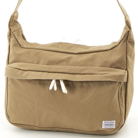 [^:72708972]RbgLoX̕ƁAۂ݂̂tH_炩Ȉۂ^uPORTERBEATir[gjvV[YłBEHbVH{RbgLoX̗pAVvȂۂ݂̂_炩ȕ͋CɎdグAjZbNXŕLɂgfUCӎ܂B܂AgނقǂɑRbg̖Lȕy݂邱Ƃ̃V[Y̖͂̈łBCfނɂ̓EHbVH{9RbgLoXn̗pA_炩i`ȕ͋CɎdグĂ܂B̈ꕔɂ͖h̍^[|ngpA~t@Xi[gݍ킹@\Iȃ|Pbg𑕔܂Btgt@Xi[̈ɎgpĂGNi厭jv́AAJZ̑iivijɂgAɏ_炩Œe͐ɕx񂾊vłBvɔׂĂȂ₩ňɋĂ܂BWJF͗lXȃX^Cɍ킹₷ubNAVbNȈۂ̃O[Ai`ȕ͋Cx[W3FŁAt@Xi[EtvE|[^[^O̔zFꂼubNɂ̓O[AO[ɂ̓ubNAx[Wɂ̓zCgƂgݍ킹ɂ邱ƂŁAfUC̃ANZgɂĂ܂Btg|Pbg̓ɂ̓y[ł|PbgƁAO\ȃL[z_[𑕔A@\ʂ[ƂȂĂ܂B