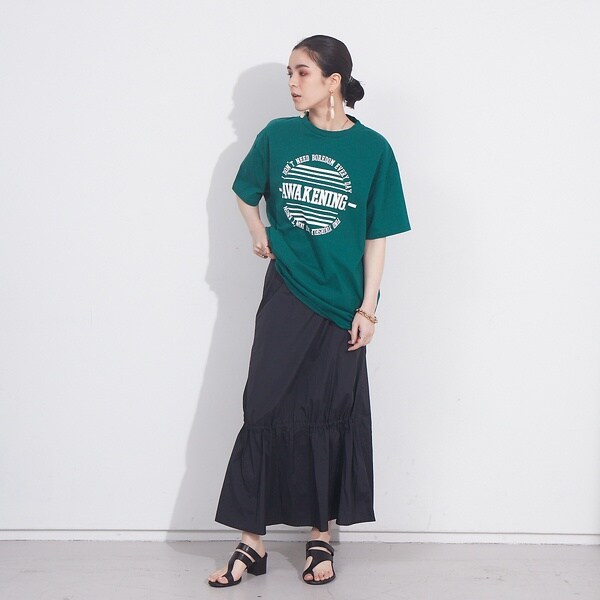 tシャツ 「コーデのポイントに」Year Number Tee レディース カラー別でチェック！おしゃれなレディースの春夏Tシャツコーデ