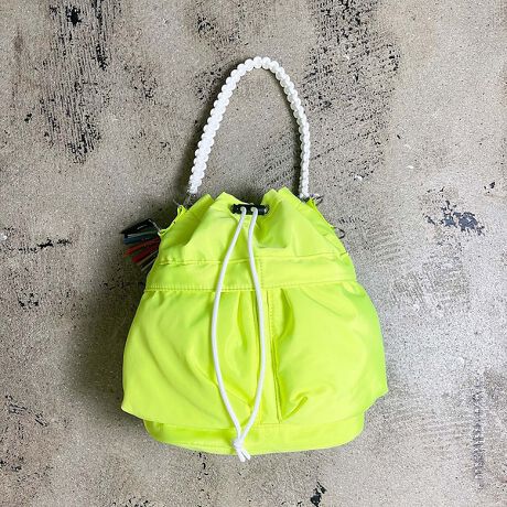 [^ԁF38509861001]ӂƂȓ̃tH͂́AyʁvȃobOBANeBuȃV[ɂΉATCN|GXeuREPETvfނgpAg͂AsVbsOɂ҂łB͊J₷ВdlŁAו̏oꂪX[YBtg|Pbg̓Wbp[Ȃǂg킸A߂̃tbvŒg̔яoh~B}OlbgWbvȂAƎgACe̎[ɍœKłBTChɂDJtŁA|[`J[hP[XȂǂvXAWt̃e[vV_[ŁAnhE΂ߊ|2WAYdl\B̓̃X^CV[ɍ킹āAg[gobO⃏V_[ANX{fBƂĎgł܂Bnhɂ̓R[h҂񂾂悤ȃfUC̗pA茳ɃANZgvXBɁAO\7F̃Jt`[tŁA炵X^COy߂܂B[J[iԁFC23003idl@I[v|Pbg@͋Вdl@V_[\@V_[AnhƂɎO\TCY(cmj@^e30@R30@}`14@Ђ̒@E44@E66-125digj@E360ycheek/`[NzɃ`[N̂悤ȑN₩Ń|WeBuȃGlM[BJ[pbgg悤ȃJtȃfUCŖ̂ƂuԂʂȂ̂ɁBEcheek ̏iɂ͊ɔzčꂽfނgpĂ܂BEGRSiiGlobal Recycle Standardjfނ͉ꂽpybg{gĎă|GXe@ێƂčĐnƂȂ܂BVg킸̂ƂĊp鎖ւ̔zƊCmvX`bNS~̍팸ɂȂ܂BlɔziŗDׁ̈A\ȕڎwĂ܂Byӎzi摜́A̓p\RȂǂ̉{ɂAۂ̐FƈقȂČꍇ܂B炩߂B摜̏i̓TvłBi̐F̖ڈ́AiP̂̉摜QƂBigpOɁA^OɋLڂĂu舵̒ӏvu\vKmFBiɕsǂꍇAє̔j܂Ă܂B炩߂BîCɓo^?^bvorNbNIJ[̍ēׂAXg1_̒ʒmAZ[̍ۂ̒ʒm󂯂鎖ł܂BuĥCɓo^ ViēׂȂǁAuĥȏ󂯂鎖o܂B_Lb`[ȃfUĆucheekv^rbO obNpbN [iԍF38509861000]2WAY R[hnh В obO [iԍF38509861001]XNGA V_[obO [iԍF38509861002]2WAY X^bY g[gobO [iԍF38509861003]2WAY В ~jg[gobO [iԍF38509861004]J[C V_[obO [iԍF38509861005]2WAY n[t[^ nhobO [iԍF38509861006]2WAY В V_[obO [iԍF38509861007]J[R[h Xgbv hN z_[ [iԍF38509861008]p[v fFH156 pTCYFF