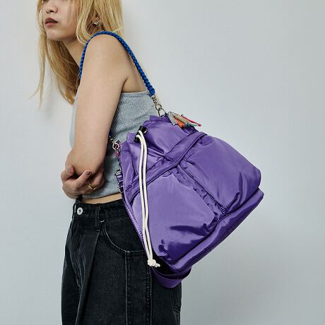 [^ԁF38509861001]ӂƂȓ̃tH͂́AyʁvȃobOBANeBuȃV[ɂΉATCN|GXeuREPETvfނgpAg͂AsVbsOɂ҂łB͊J₷ВdlŁAו̏oꂪX[YBtg|Pbg̓Wbp[Ȃǂg킸A߂̃tbvŒg̔яoh~B}OlbgWbvȂAƎgACe̎[ɍœKłBTChɂDJtŁA|[`J[hP[XȂǂvXAWt̃e[vV_[ŁAnhE΂ߊ|2WAYdl\B̓̃X^CV[ɍ킹āAg[gobO⃏V_[ANX{fBƂĎgł܂Bnhɂ̓R[h҂񂾂悤ȃfUC̗pA茳ɃANZgvXBɁAO\7F̃Jt`[tŁA炵X^COy߂܂B[J[iԁFC23003idl@I[v|Pbg@͋Вdl@V_[\@V_[AnhƂɎO\TCY(cmj@^e30@R30@}`14@Ђ̒@E44@E66-125digj@E360ycheek/`[NzɃ`[N̂悤ȑN₩Ń|WeBuȃGlM[BJ[pbgg悤ȃJtȃfUCŖ̂ƂuԂʂȂ̂ɁBEcheek ̏iɂ͊ɔzčꂽfނgpĂ܂BEGRSiiGlobal Recycle Standardjfނ͉ꂽpybg{gĎă|GXe@ێƂčĐnƂȂ܂BVg킸̂ƂĊp鎖ւ̔zƊCmvX`bNS~̍팸ɂȂ܂BlɔziŗDׁ̈A\ȕڎwĂ܂Byӎzi摜́A̓p\RȂǂ̉{ɂAۂ̐FƈقȂČꍇ܂B炩߂B摜̏i̓TvłBi̐F̖ڈ́AiP̂̉摜QƂBigpOɁA^OɋLڂĂu舵̒ӏvu\vKmFBiɕsǂꍇAє̔j܂Ă܂B炩߂BîCɓo^?^bvorNbNIJ[̍ēׂAXg1_̒ʒmAZ[̍ۂ̒ʒm󂯂鎖ł܂BuĥCɓo^ ViēׂȂǁAuĥȏ󂯂鎖o܂B_Lb`[ȃfUĆucheekv^rbO obNpbN [iԍF38509861000]2WAY R[hnh В obO [iԍF38509861001]XNGA V_[obO [iԍF38509861002]2WAY X^bY g[gobO [iԍF38509861003]2WAY В ~jg[gobO [iԍF38509861004]J[C V_[obO [iԍF38509861005]2WAY n[t[^ nhobO [iԍF38509861006]2WAY В V_[obO [iԍF38509861007]J[R[h Xgbv hN z_[ [iԍF38509861008]p[v fFH156 pTCYFF