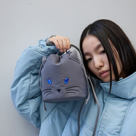 [^ԁF38513961003]{̂ɂ͒ȂA_炩y₩ȃtHɎdグL`[t̋ВV_[obOBtgɂ́ArW[̓ƎhJŕ\@EqQzuAL̕\@ׂɕ\Bwʂɂ͗̓IȂۂ炢A肰ȂVѐSvXĂ܂B͊J₷ВdlBɂ͏̎[ɕ֗ȃ|PbgtBnɂ̓rW[ƓnF̐n̗pAו܂ŒJɐ݌vĂ܂B[J[iԁF254008idl@ВJdl@|PbgtTCY(cmj@{́FH19.5cm~W25cm~D16cm@V_[F`120cmdigj@117TCYڍׂ͕uőTCYłBiƂɏdʓ덷܂ByӎzߏȖC⎼ԂŎgp܂Ƒ̈ߗނւ̐FڂFꍇ܂BA⍫ɂ葽̃Vꍇ܂B\߂Bv̐n͌oN򉻂\܂Bi摜́A̓p\RȂǂ̉{ɂAۂ̐FƈقȂČꍇ܂B炩߂B摜̏i̓TvłBi̐F̖ڈ́AiP̂̉摜QƂBigpOɁA^OɋLڂĂu舵̒ӏvu\vKmFBiɕsǂꍇAє̔j܂Ă܂B炩߂BîCɓo^?^bvorNbNIJ[̍ēׂAXg1_̒ʒmAZ[̍ۂ̒ʒm󂯂鎖ł܂BuĥCɓo^ ViēׂȂǁAuĥȏ󂯂鎖o܂BubN fFH170 B76 W56 H87 pTCYFFO[ fFH170 B76 W56 H87 pTCYFF