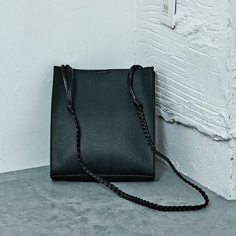 [^ԁF38513961004]ifUC̃V_[obOBRpNgȂA5TCYΉŁAX}z~jzȂǕKi܂邿傤ǂTCYB{̂1̃V{鍇vŎdāAƈ₷𗼗BJWAɂtH[}ɂ}b`AVvŐꂽbNXłBO҂݂̃V_[Xgbv肰ȂANZgɁB}Olbgdl̊J|PbgtŁAgQBIEIt킸ÃR[fɊ􂷂閜\obOłB[J[iԁF254009idl@J }Olbgdl  Ƀ|PbgtTCY(cmj@{́FH27cm~W25cm~D6cmdigj@260TCYڍׂ͕uőTCYłBiƂɏdʓ덷܂ByӎzߏȖC⎼ԂŎgp܂Ƒ̈ߗނւ̐FڂFꍇ܂BA⍫ɂ葽̃Vꍇ܂B\߂Bv̐n͌oN򉻂\܂Bi摜́A̓p\RȂǂ̉{ɂAۂ̐FƈقȂČꍇ܂B炩߂B摜̏i̓TvłBi̐F̖ڈ́AiP̂̉摜QƂBigpOɁA^OɋLڂĂu舵̒ӏvu\vKmFBiɕsǂꍇAє̔j܂Ă܂B炩߂BîCɓo^?^bvorNbNIJ[̍ēׂAXg1_̒ʒmAZ[̍ۂ̒ʒm󂯂鎖ł܂BuĥCɓo^ ViēׂȂǁAuĥȏ󂯂鎖o܂BubN fFH170 B76 W56 H87 pTCYFFO[W fFH170 B76 W56 H87 pTCYFF