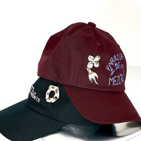 [^ԁF38513960006]-Design-LVRŐe܂Ă`[`[tɂsYZbgB^JX^sOŐ`A킢[`[tČB傫߃TCY̓u[`ƂĂf鑶݊BLb`͏ԂŁAXqȂǂɕtĂɂȂɂdlB3Zbgł̔̔łB-Cordinate-WPbgobOAXqȂǁÃACeɃANZgvXB1|CggA3gݍ킹ČIȃCAEgy߂܂BJWAGXjbNeCXg܂ŁALX^CɃ}b`B[J[iԁF1252010yLY/GCz2025NX^[gBLa Maison de Lyllis (]hX) 琶܂ꂽVCgLYhBł̋R̗\zȌo^̗関m̑̌AɂyÝuWvɂẮAW߂sׂPȂł͂ȂAvooAԂۑsׂƑAoXAXAl̔F̃ObYɍĂ܂ƂBGs\[hɂȂŔAX̗ȂǂOtBbNJ[OA[hɗƂsouveniriX[xj[ĵ悤ȃCibvɎdグāA͓IȃCibvƂȂĂ܂BZNgVbvł舵Ă錻ݒڂW߂ĂVuhłBLY #01? concept: Souvenir. Spontaneously created unofficial souvenir goods.The unknown experiences that evoke a sense of serendipity and the unexpected flow of fate while traveling?especially the act of collecting souvenirs?are more than just a hobby. They serve as a way to preserve memories encounters and moments in time.This project involves spontaneously creating unofficial goods inspired by the shops streets and people I encounter.This time the locations are La Paz Oaxaca and Mexico City in Mexico.? RZvgFyYB Iɍ̂yYObYBŏoAZfBseBvȂ^̗関m̑̌AɁuyYW߂vƂśׂAPȂł͂ȂALoAĎԂ̗ނ߂̎iłB̃vWFNǵAoXAXAĐlXCXs[V𓾂āAObYIɐ삷̂łB́ALVR̃pXAIAnJALVRVeB𕑑ɁAŏolXȂXXAlXCXs[V𓾂āAObY𐧍삵܂Byӎzi摜́A̓p\RȂǂ̉{ɂAۂ̐FƈقȂČꍇ܂B炩߂B摜̏i̓TvłBi̐F̖ڈ́AiP̂̉摜QƂBigpOɁA^OɋLڂĂu舵̒ӏvu\vKmFBiɕsǂꍇAє̔j܂Ă܂B炩߂BîCɓo^߂܂?NbNIJ[̍ēׂAXg1_̒ʒmAZ[̍ۂ̒ʒm󂯂鎖ł܂B uĥCɓo^ ViēׂȂǁAuĥȏ󂯂鎖o܂BЂo^BLY 戵CibvGarabato cap@iԍF38513960007Letrero cap@iԍF38513960008Chullo@iԍF38513960010Pano