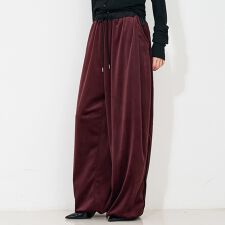 ノミネ(NOMINE)の【セットアップ】ベロアトラックパンツ