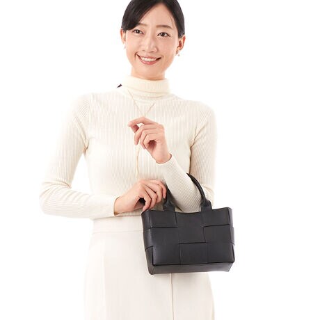 V[Y[hӂGRt@[ƃtFCNU[ّ̈fނ͂4WAYobOBg[gAV_[AВṔACobOƂĎg鑽@\fUCBӂӂ̃t@[GߊoR[f̃ANZgɁBCV[ɍ킹ăAWZ[^:C8708]