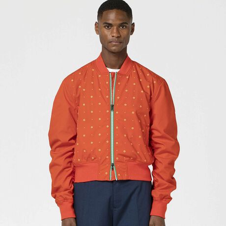 X^bỸ`bvtgOʂɎtu]WPbgBwɂ́uViktor&Rolf Mister MisterṽgV[ghJ{Ă܂B邢FƃV[g̃oXŏd˒ɍœKłB~t@Xi[gpĂAt@Xi[ԂɌ܂BVѐSӂACeB[^:MMO10]----------------------------------------------------------------------------yVIKTOR&ROLF BN^[tzViktor&Rolf̓t@bVA[eBXgł郔BN^[EzXeBƃtEXmɂ1993NɐݗꂽOqIȃOWA[]uhIȃI[gN`[ƃRZv`AȖ͂ōLFAqĂrbO]uhViktor&Rolf́A^ɂ͂܂Ȃt@bVւ̃Av[`ʂāAsȔƎvȂGKXnĂƂڎwB