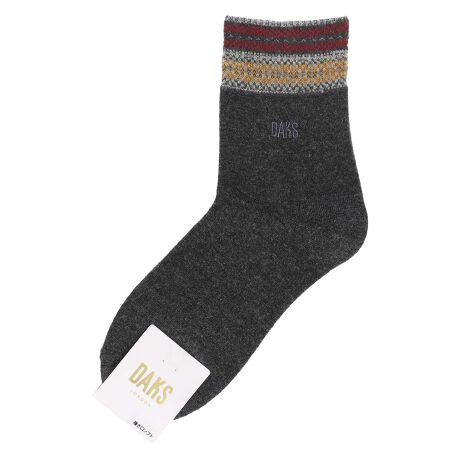 [^:03368702]DAKS̃\bNX⃉эłB₦΍ɂ҂łB߂Ȃ^CvBâjv[gAƂԂv`MtgɂœKłB` DAKS `u_bNXv1894NAVEVv\ɂAh̃~hZbNXEXg[gɂ鏬ȃe[[ƂĎn܂܂BEŏ߂āAxgX̃pclĂp̃ApuhłB݂ł̓ueBbVOWA[uḧƕ]Ă܂uhFDAKS (_bNX)J[F14.I[h[YA16.bhA20.Thx[WA93.CgO[A97.`R[TCYF21-23cmA22-24cmdlEFEэȆFN[fށFсAANAiCA|E^F{̔FijiCKC