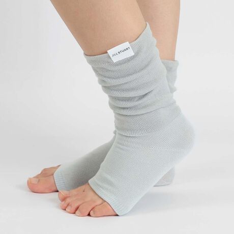 [^:93140005]W X`A[g̃VN\bNXWEB iCKCEICVbvȊOł͎舵͂܂B_炩ߕt̂ȂVGbgŁAԂAQɉKɉ߂ĂgD[X\bNXłBbNX^CזȂAӂ₳pɎdグ܂Bӂ͕͂ێɗDďɂVNdlAƕ͂Ȃ߂炩ȔG̃[VNdlłBVR̐Sn悳VN͋zE̗ǂfނ̂߁Ax̕ω炰Ă܂BĂɂAqȂ̕ɂSāAG߂킸Sn悭g܂BVR̉VN͖Ȃ▃ƔהM𓦂ɂƂAۉɗDĂ܂BĂ̗[΍􂩂~̉܂ŁA1N߂̑fނłBVR̂VN̐͐lԂ̔Ɠ^pNŏoĂ܂B܂AVNɂ͓Ɠ̏_炩ƂȂ߂炩AĜƂĂD@ۂłBâjv[gAƂԂMtgɂœKłB` JILL STUART ( WX`A[g ) `؂₩Ȗ̂߂ɁB₳ƁAB @ׂƁA_B ȂƎ炵Oɐiނ߂JILL STUARTł邱ƁBuhFJILL STUART (W X`A[g)J[F10.sNA70.p[vA91.CgO[TCYF22-25cmdlEFVNiӂ͂j[VNdl(ƕ)ȆFF25cmfށFE[EȁE|GXeEiCE|E^F{̔FijiCKC