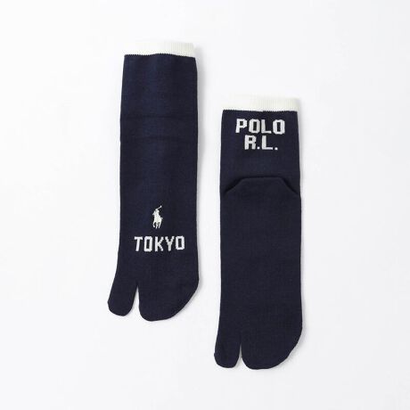 [^:03207819]POLO RALPH LAUREÑN[\bNX\Iȃ|j[SNEW YORKڂJWA\bNXłB܌^̃fUČCBwĂ邱ƂŒʋCǂAɂKȗSnBY҂ɗDI[KjbNRbgfނgpACełBâjv[gAƂԂv`MtgɂœKłB` POLO RALPH LAUREN `u| t [v́A1967NɃAJ j[[NɂāAt [ɂlN^C̃uhƂĎn܂܂B݂ł́AẼt@bVƊEɂāAłAJ\郉CtX^CEuḧɂȂ܂BCMX̓`Iȃt@bVAJɃAWAJEgbh́AACr[Et@bV̐I݂łBLŗzIȃCtX^Cڎw㎿ȃACeĂĂ܂BuhFPOLO RALPH LAURENi | t [ jJ[F55.O[A68.lCr[A90.zCgA93.CgO[TCYF23-25cmdlEFEPOLO RL TOKYO ܁EI[KjbNRbgȆFN[(F13cm)fށF.|GXe.|E^F̔FijiCKC