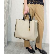ラージポケット　2WAY ラージトートバッグ　キーリングチャーム付き