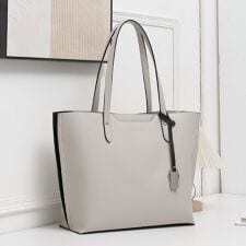 マーキュリーデュオ(MERCURYDUO)の両アオリポケット サイド配色A4トートバッグ( キーチャーム付)