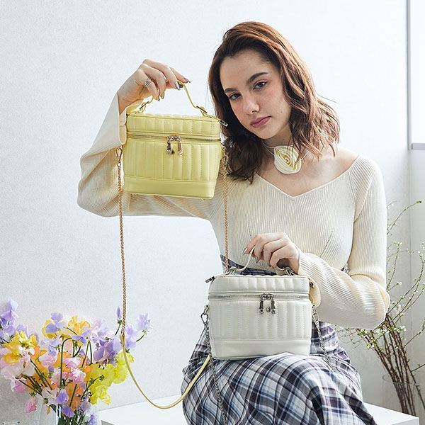 最終値下げ　　使い勝手のいい、マットクロコのバッグ 最終値下げ 使い勝手のいい、マットクロコのバッグ 【公式通販】