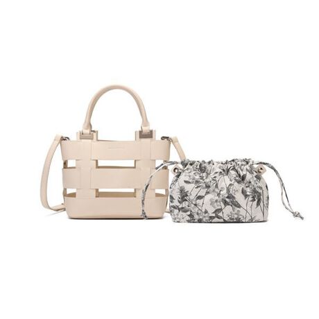 [^:MER-91090B]3WAYŊy߂IbV҂݃g[gobOŏt̑ByʃX[XPU̕LbV獂ԕWK[hn̋В`RgXgy߂郊NXȃghX^CłBВt2ZbgŊ̒gSzȂ̃XOmłIgĥ郁bVƏiȉԕŃbNXvXꂽoXPbgg[gobOB{̃~j}ȃTCYAî鏗炵vXĂ܂BnhobOX^Cł͂ȂAO\ȃV_[xgŎ΂߂ł܂B1dẴX[XPUfނȂ̂łƂĂyʂȂ̂i400gȂ̂Ń^X1ʂłjt̉ԕВ͗ẽXibvtŃobOOłAꂼP̂łgƂ\łBic15.5cm 31cm }`12cmj莝̃|[`XJ[tƍ킹ėVԂ̂LCJWAX^C܂ŁAV[YXŊł܂􁃃TCY~jzFZAX}[gtHFZA500mlybg{gFZA|[`FZAJ[hP[XFZAnJ`FZACXCzFZ<Cɓo^>EiCɓo^ĂƂōēגʒmAXg1_̒ʒmAZ[ʒm󂯎肢܂BCɓo^邾Ȃ̂ŁACɂȂi͐o^肢܂ EVbvCɓo^ĂƂŐViēׂȂǁAȏ󂯎肢܂BMERCURYDUOBRAND CONCEPTuMAKE MY DUO.v@`dȂ荇͂yށ`@iȔƐꂽ@2̖͂̏dȂ炵yނƁ@ꂪAƐVɋCÂĂ